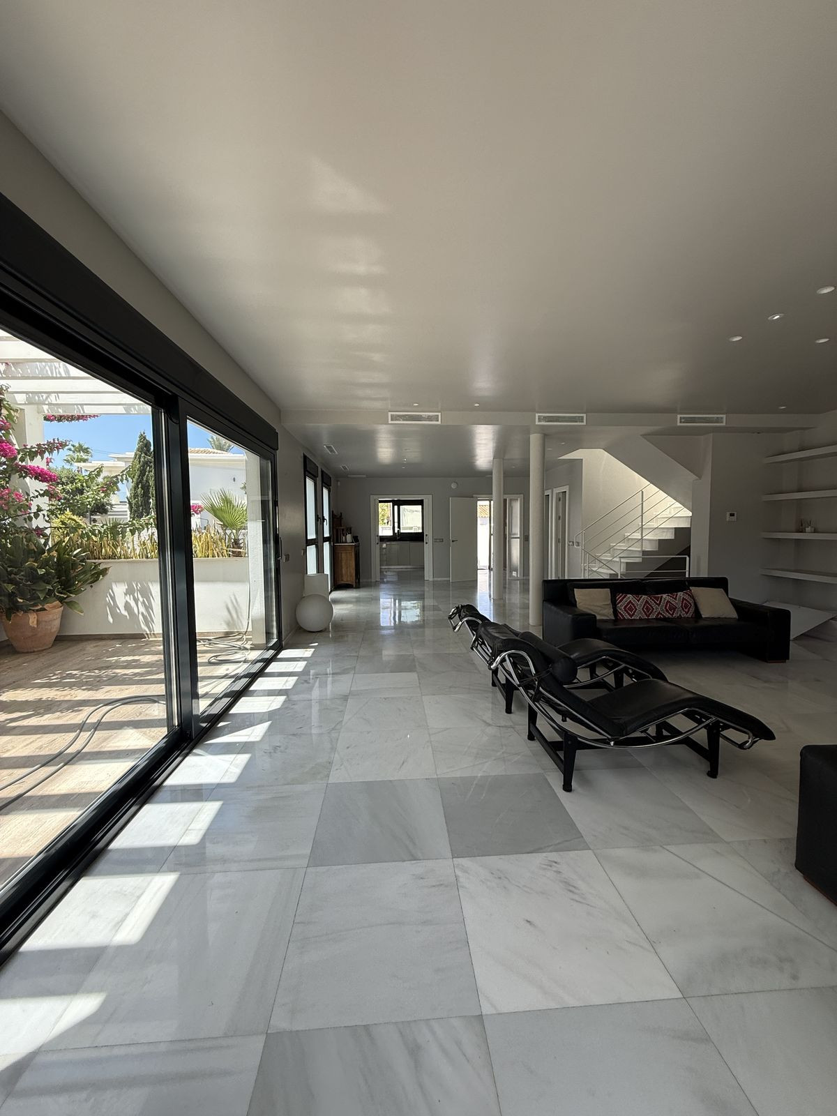 Huis te koop in Marbesa | 5 slaapkamers H5148190