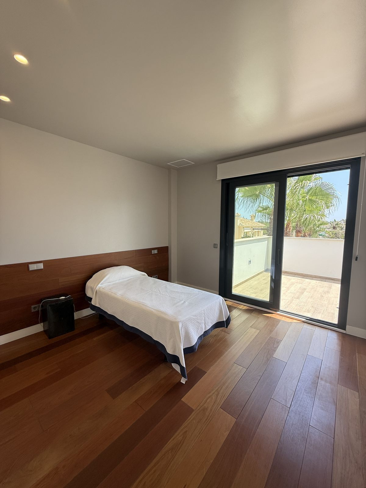 Huis te koop in Marbesa | 5 slaapkamers H5148190