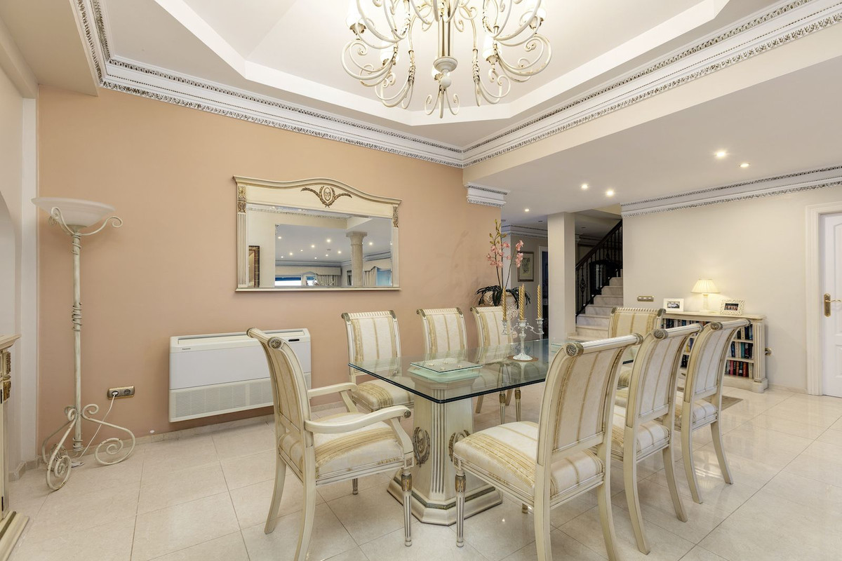 Huis te koop in Marbesa | 5 slaapkamers H5156299