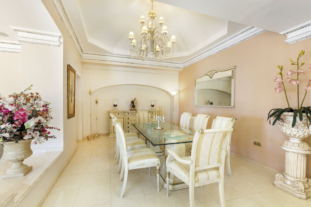 Huis te koop in Marbesa | 5 slaapkamers H5156299