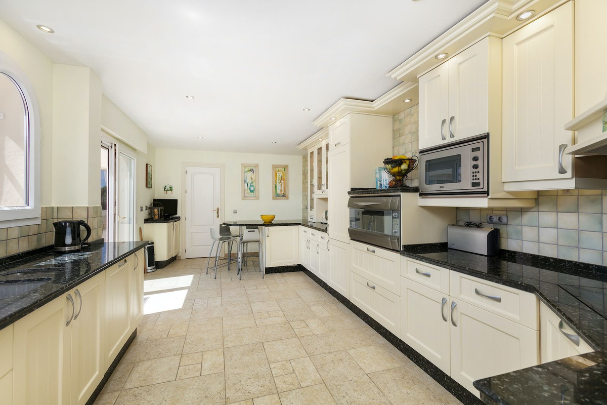 Huis te koop in Marbesa | 5 slaapkamers H5156299