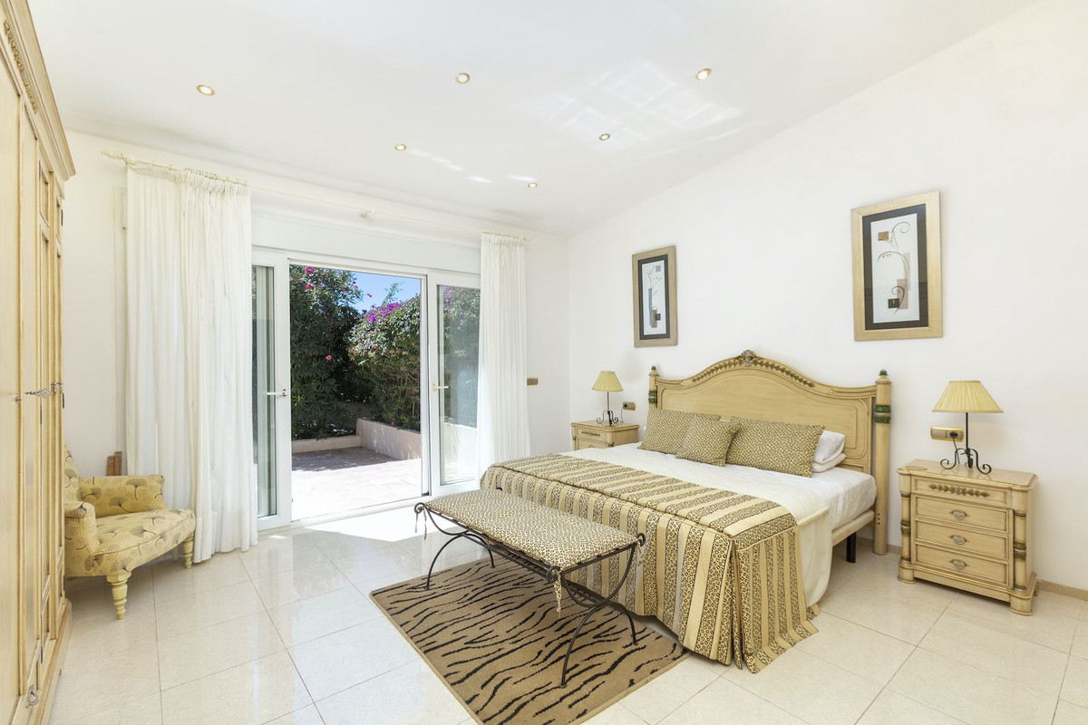 Huis te koop in Marbesa | 5 slaapkamers H5156299