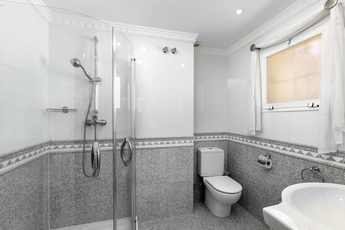 Huis te koop in Marbesa | 5 slaapkamers H5156299