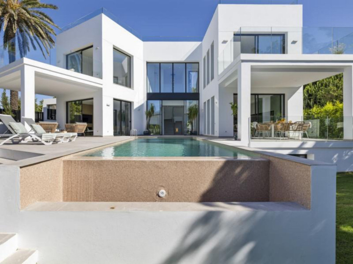 Huis te koop in Marbesa | 5 slaapkamers H5186248