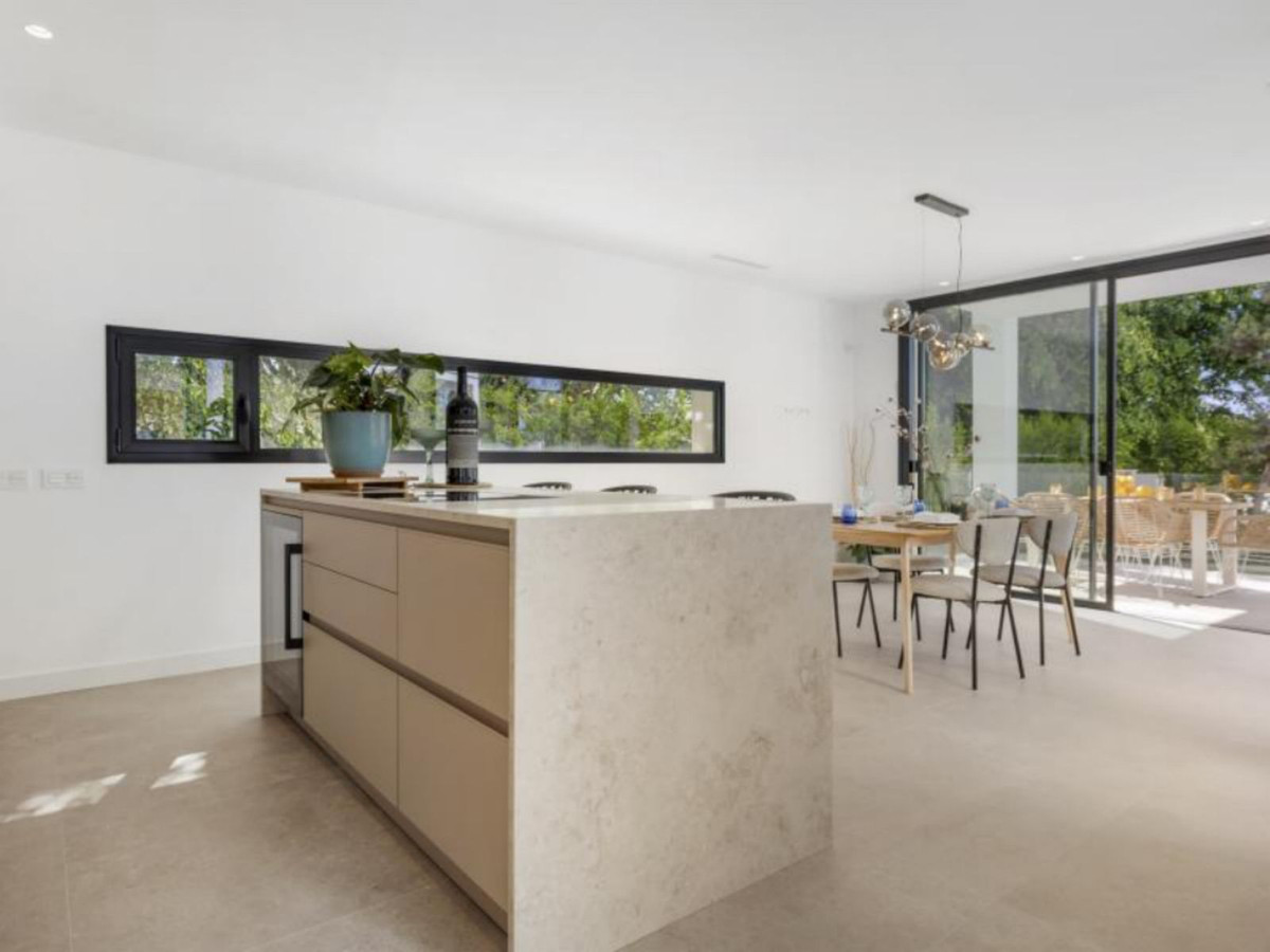 Huis te koop in Marbesa | 5 slaapkamers H5186248