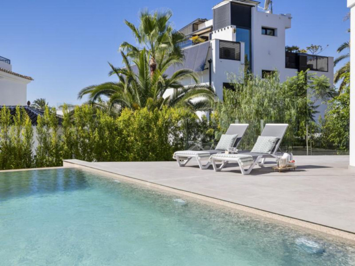 Huis te koop in Marbesa | 5 slaapkamers H5186248