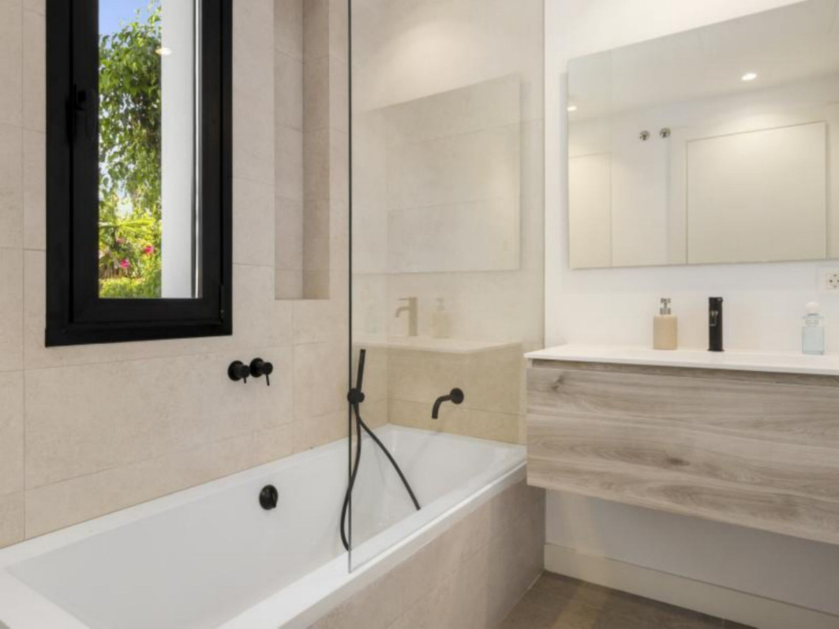 Huis te koop in Marbesa | 5 slaapkamers H5186248