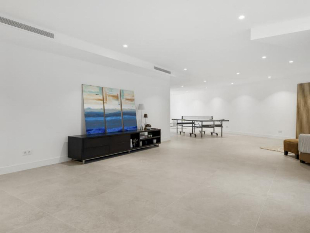 Huis te koop in Marbesa | 5 slaapkamers H5186248