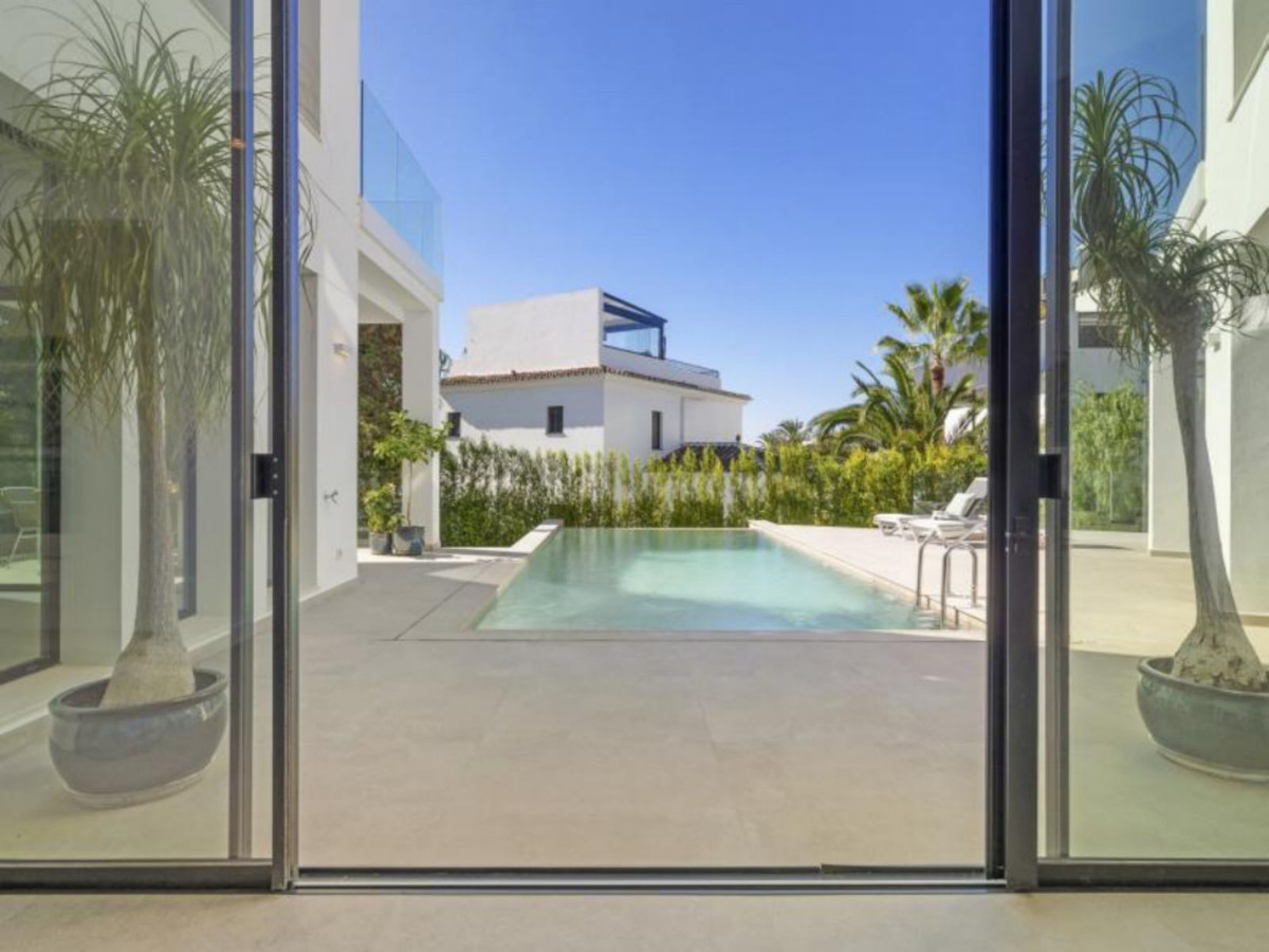 Huis te koop in Marbesa | 5 slaapkamers H5186248