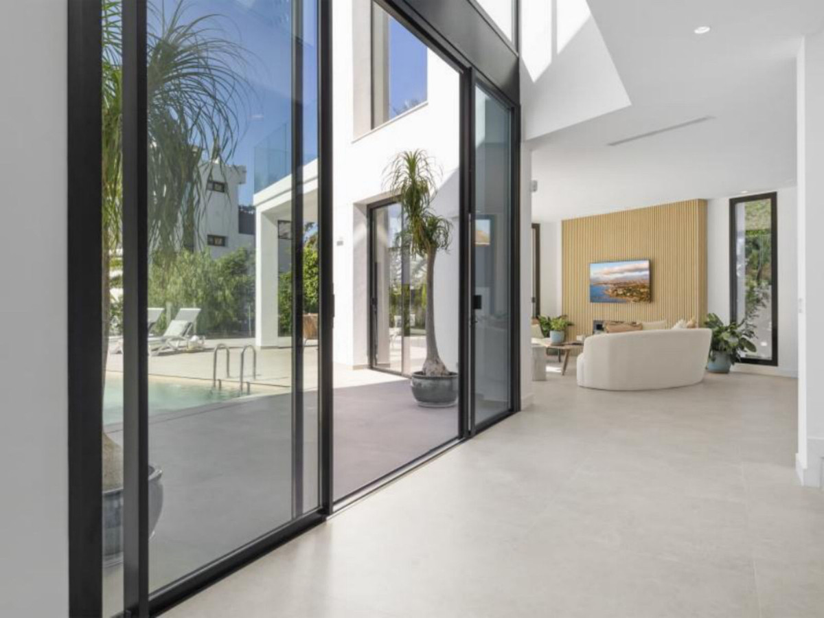 Huis te koop in Marbesa | 5 slaapkamers H5186248