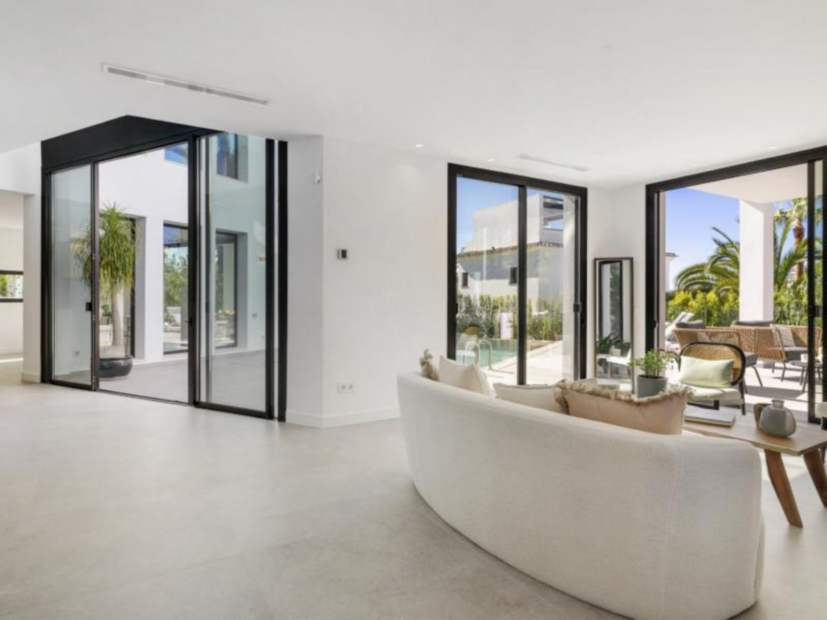 Huis te koop in Marbesa | 5 slaapkamers H5186248