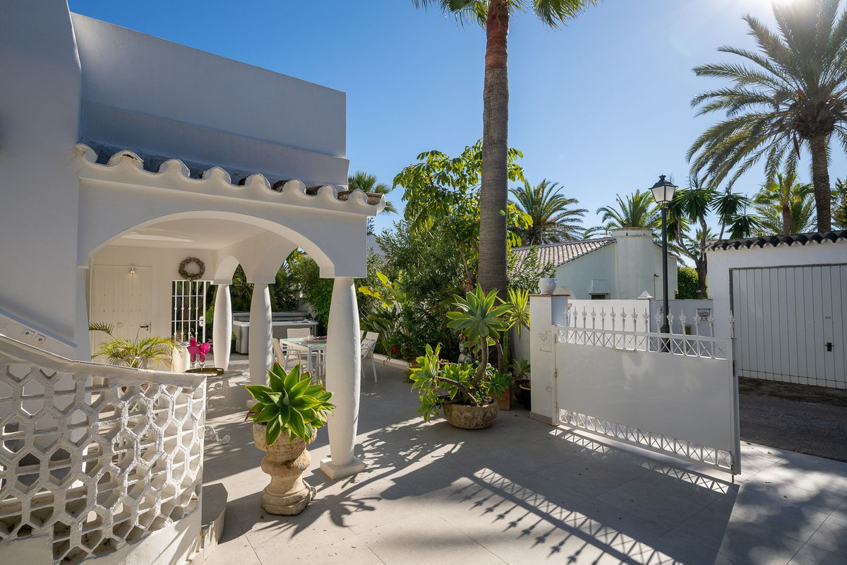 Huis te koop in Marbesa | 2 slaapkamers H5241862