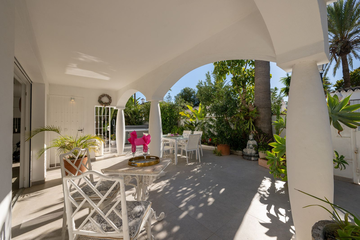 Huis te koop in Marbesa | 2 slaapkamers H5241862