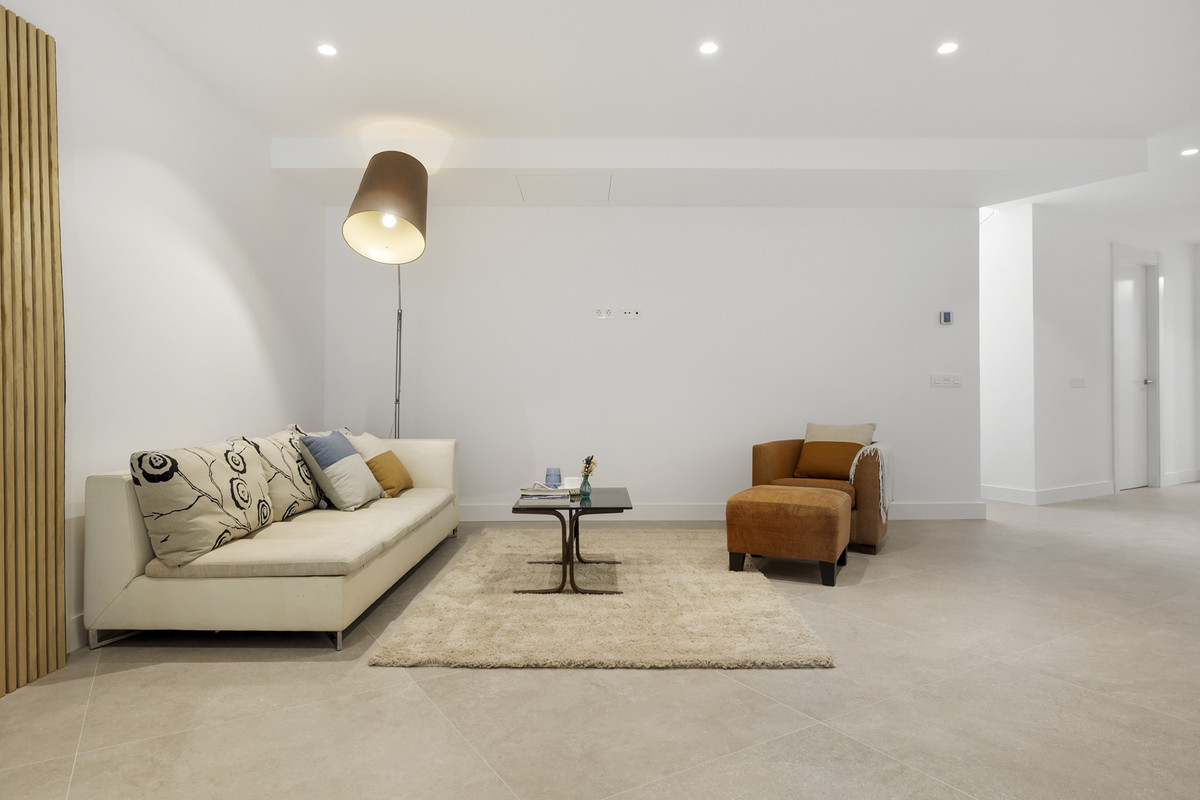 Huis te koop in Marbesa | 5 slaapkamers H5245474