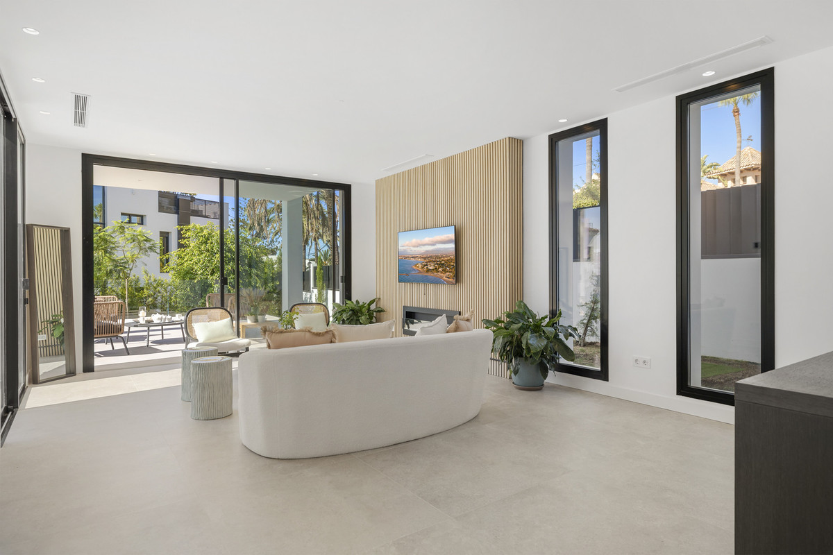 Huis te koop in Marbesa | 5 slaapkamers H5245474