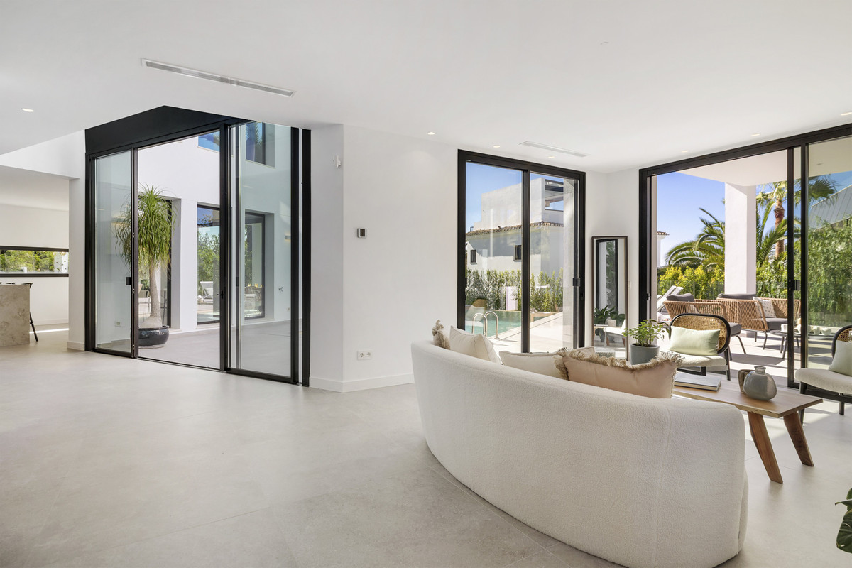 Huis te koop in Marbesa | 5 slaapkamers H5245474