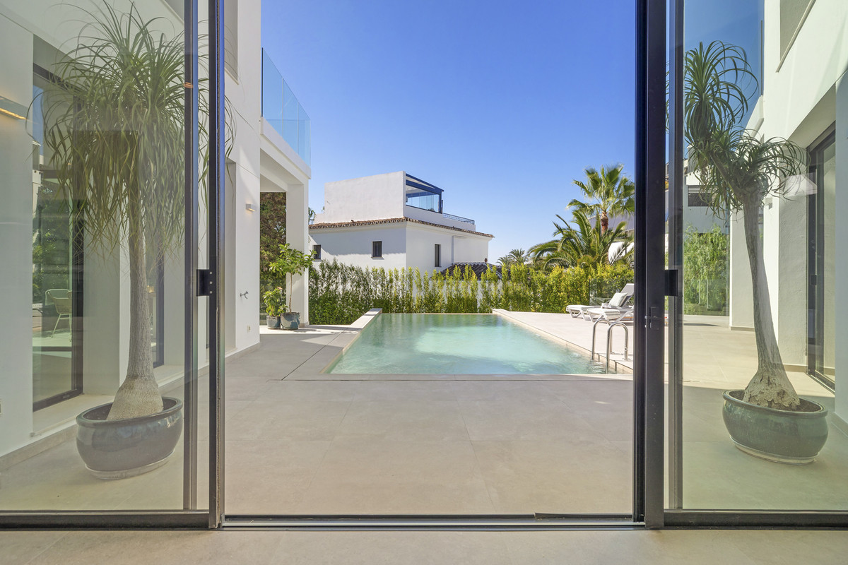 Huis te koop in Marbesa | 5 slaapkamers H5245474