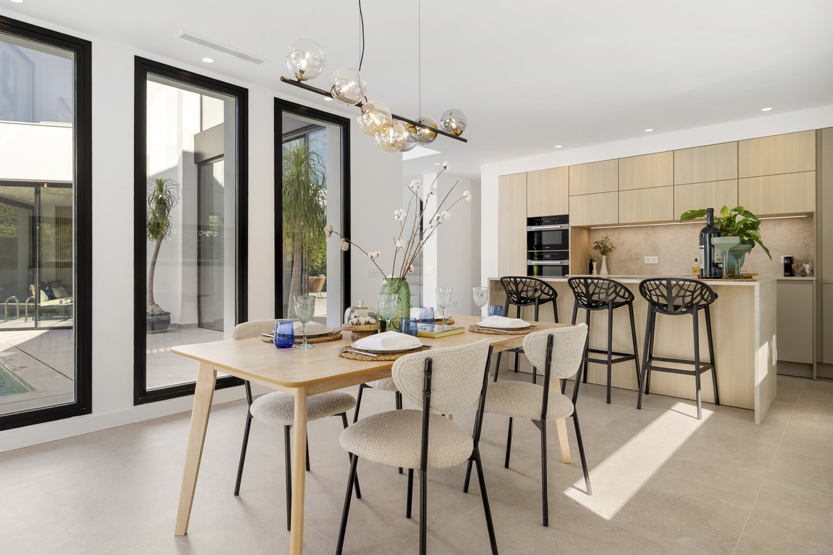 Huis te koop in Marbesa | 5 slaapkamers H5245474