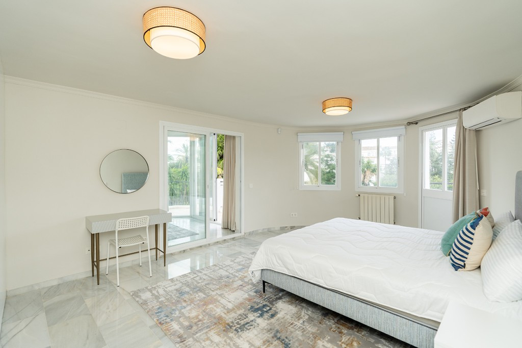 Huis te koop in Marbesa | 4 slaapkamers H5297731