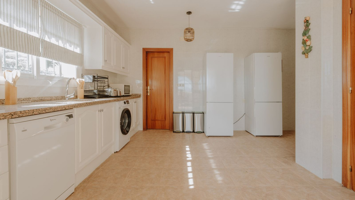 Huis te koop in Marbesa | 6 slaapkamers H5347978