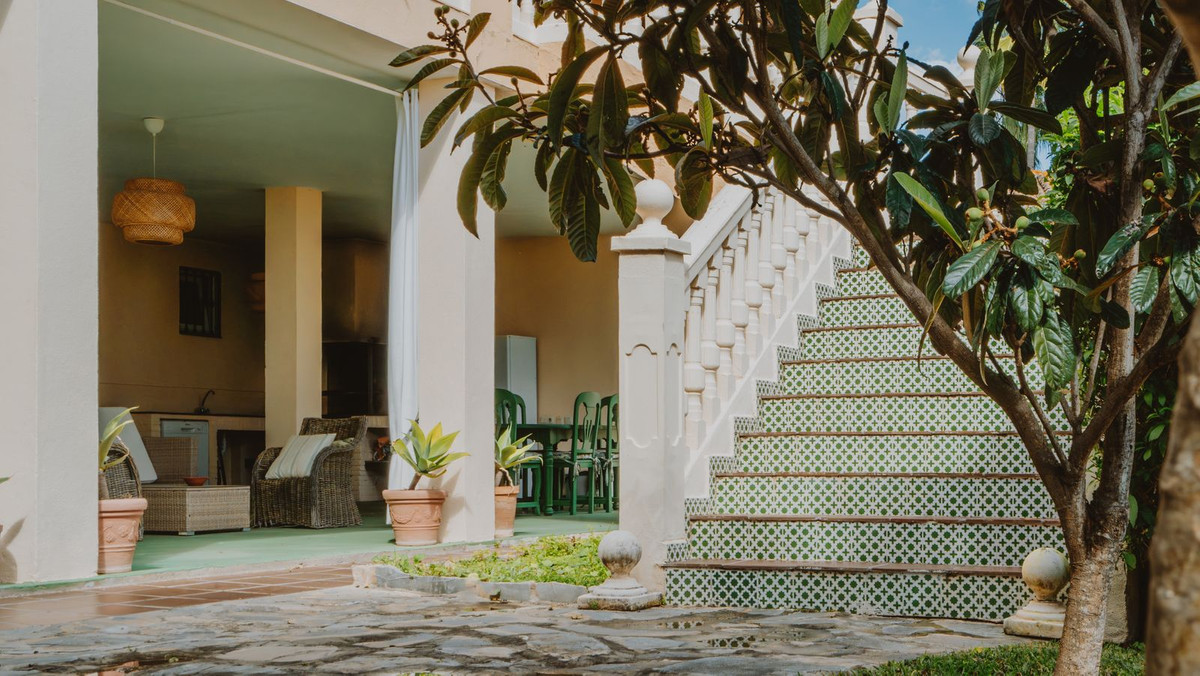 Huis te koop in Marbesa | 6 slaapkamers H5347978