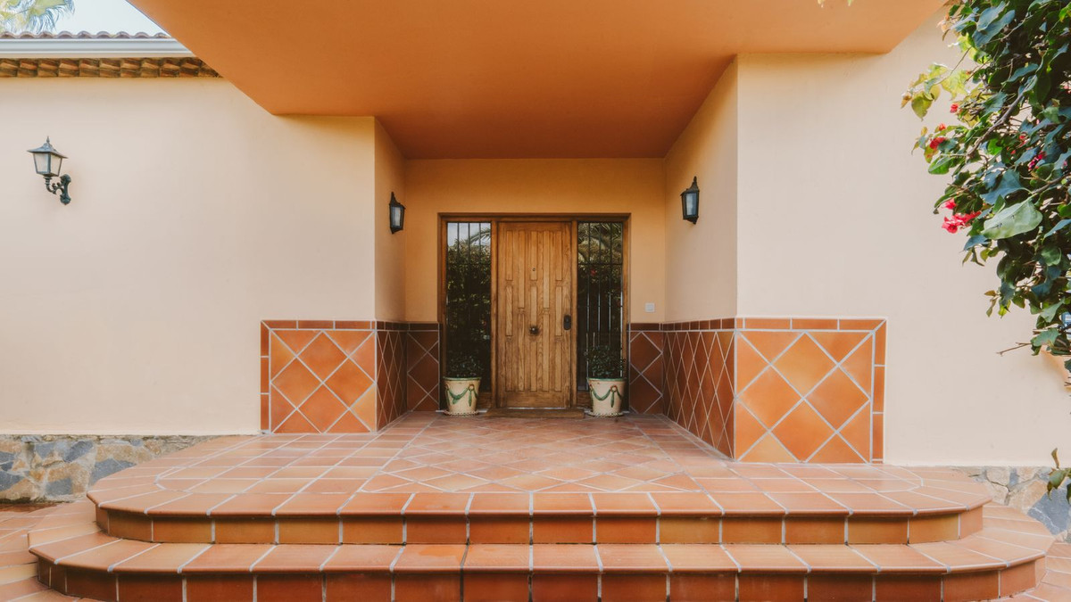 Huis te koop in Marbesa | 6 slaapkamers H5347978