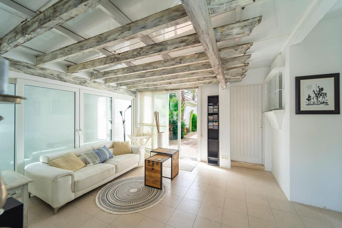 Huis te koop in Marbesa | 4 slaapkamers H5350501