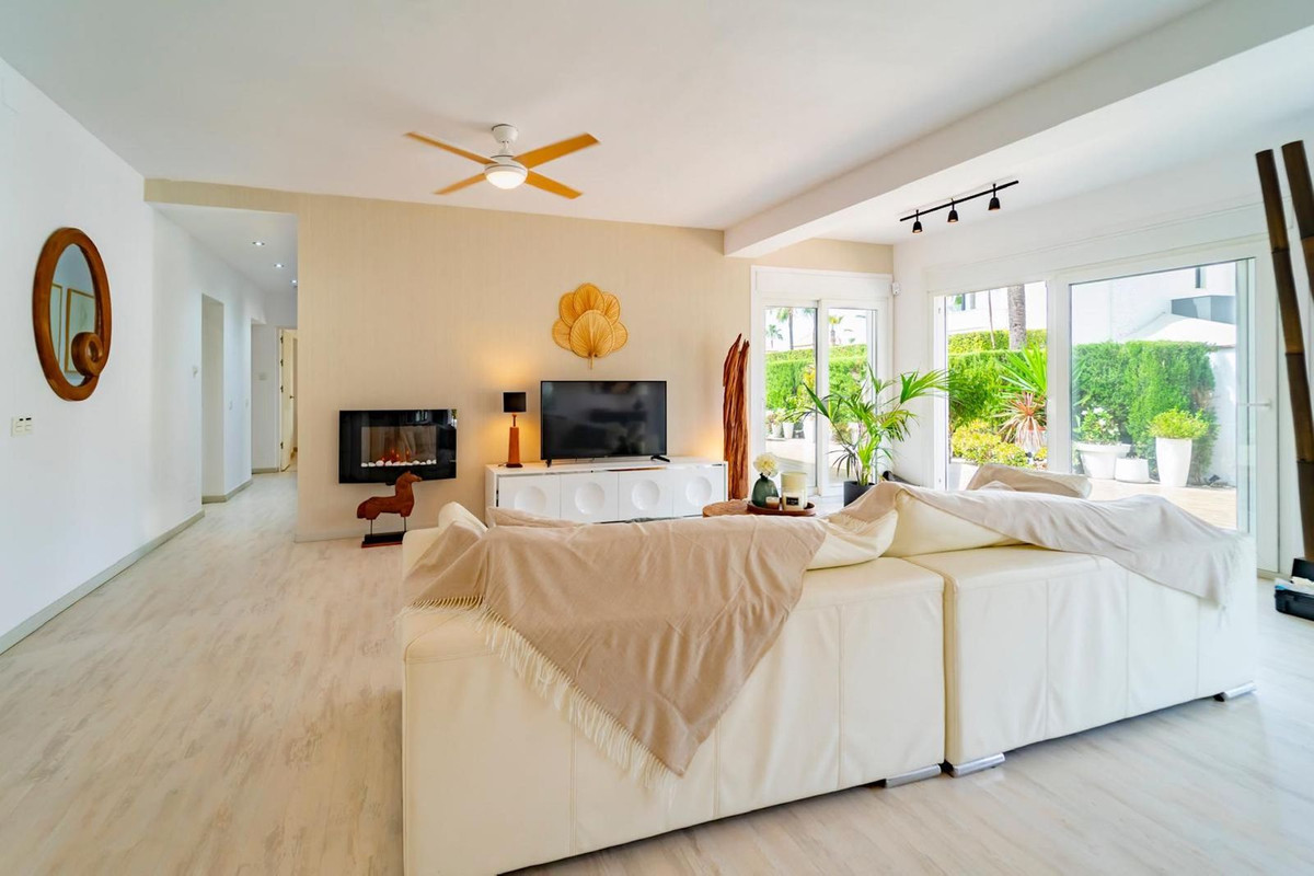 Huis te koop in Marbesa | 4 slaapkamers H5350501