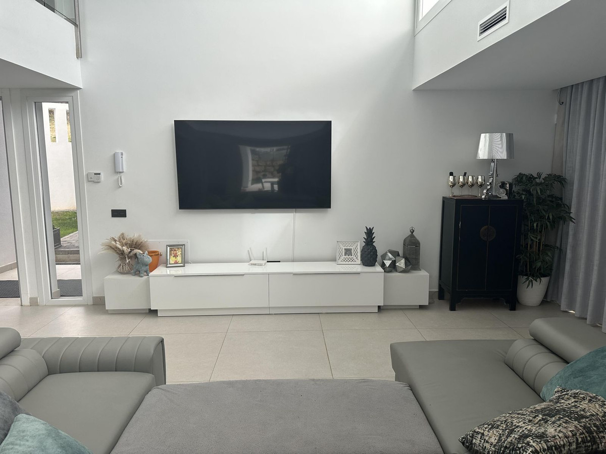 Detached Villa for sale in Mijas | 4 bedrooms H4665589