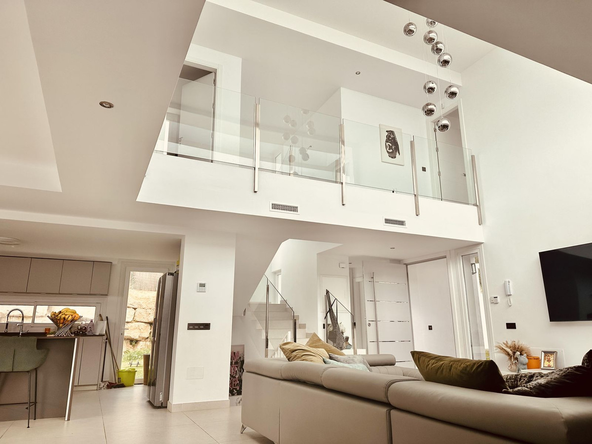 Detached Villa for sale in Mijas | 4 bedrooms H4665589