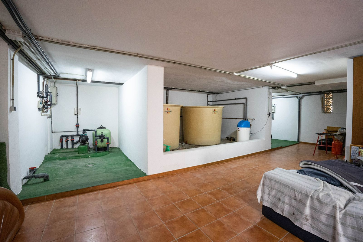 Property main view 80