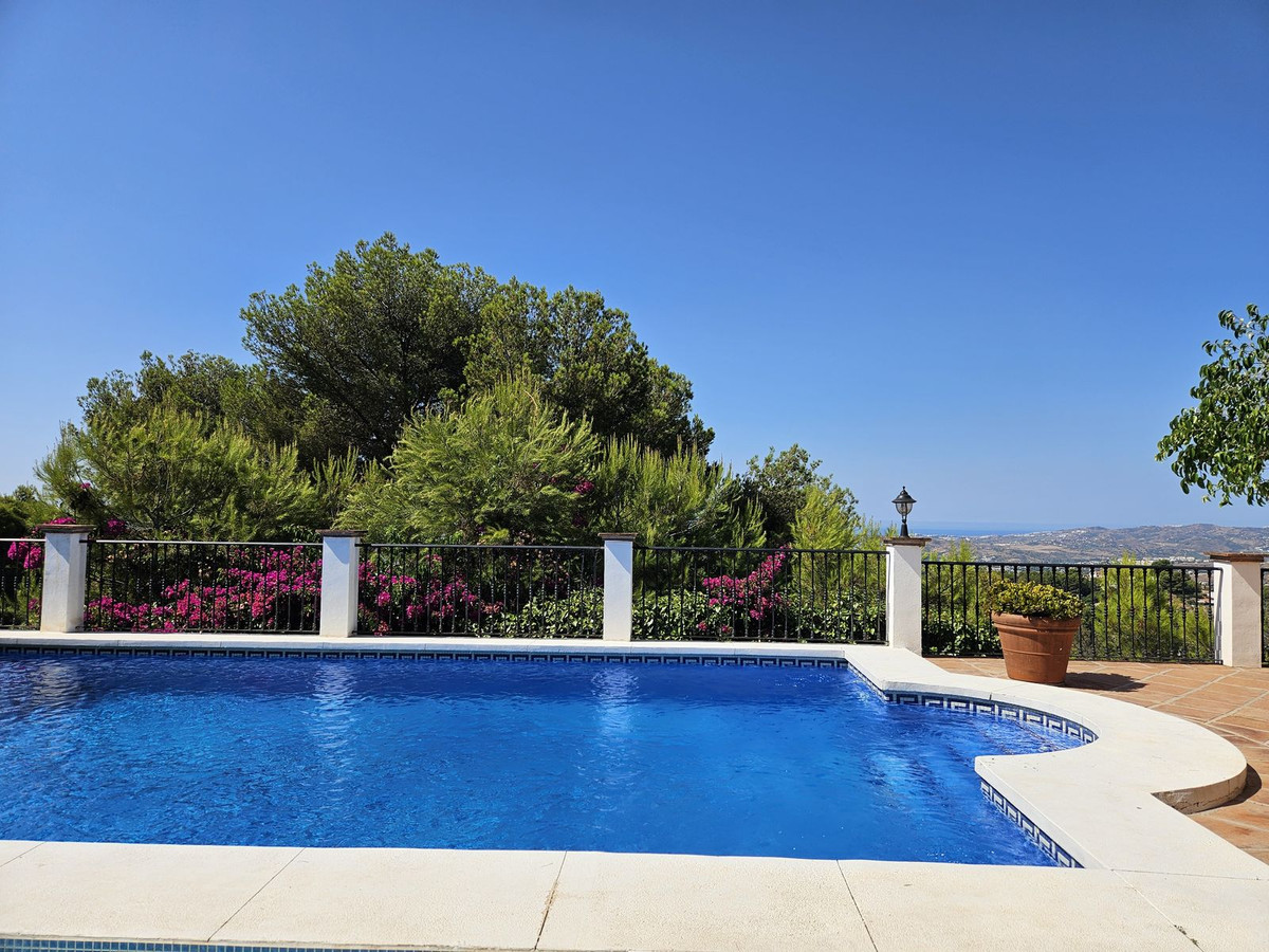 Vrijstaande Villa te koop in Mijas | 7 slaapkamers H4942369