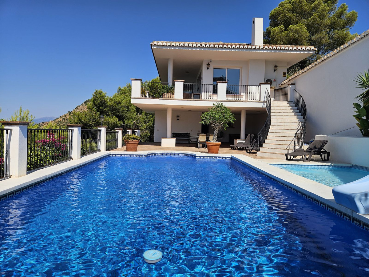 Vrijstaande Villa te koop in Mijas | 7 slaapkamers H4942369