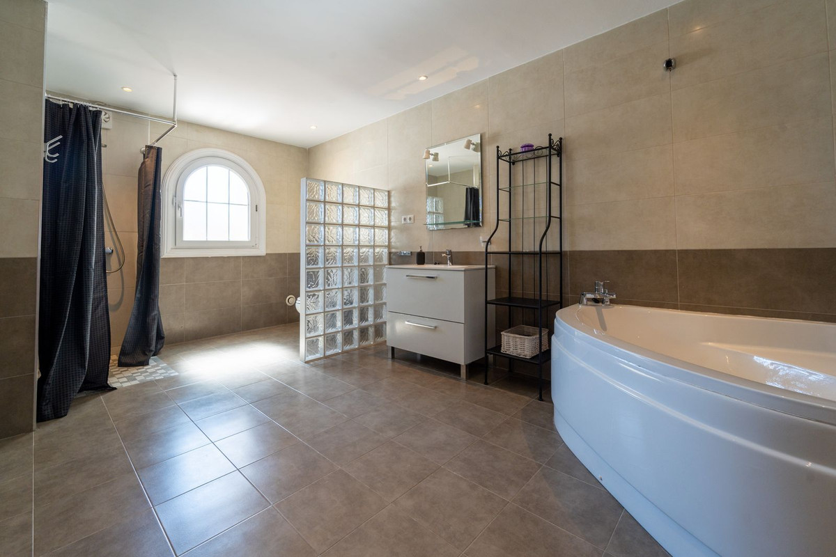 Property main view 80