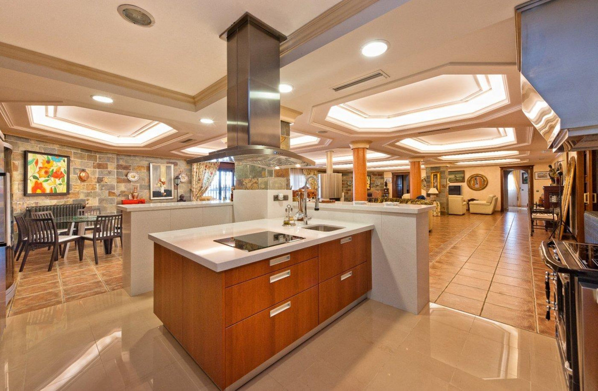 Vrijstaande Villa te koop in Mijas | 7 slaapkamers H5360374