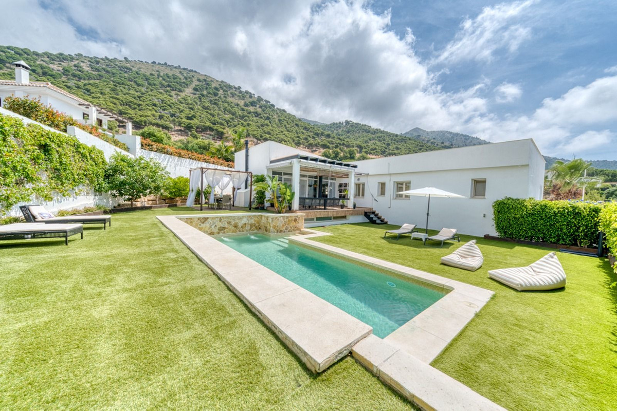 Vrijstaande Villa te koop in Mijas | 7 slaapkamers H5414812