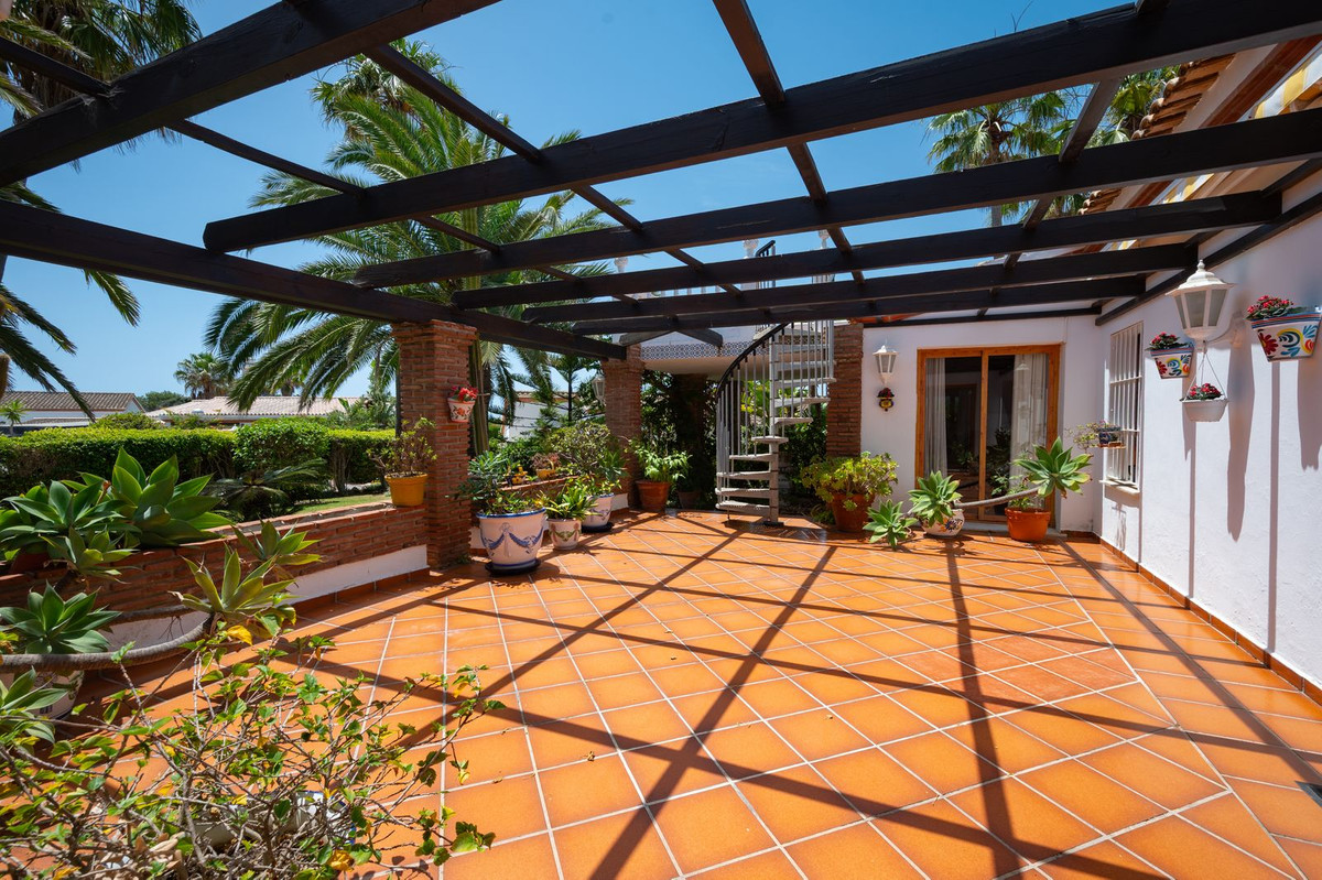 Huis te koop in El Faro | 3 slaapkamers H5045686