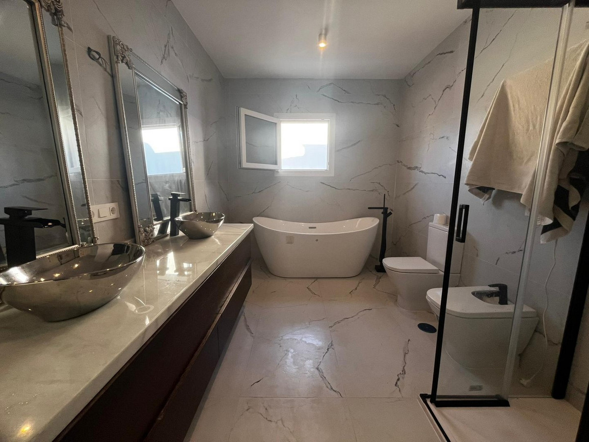 Huis te koop in Mijas Costa | 5 slaapkamers H5299099