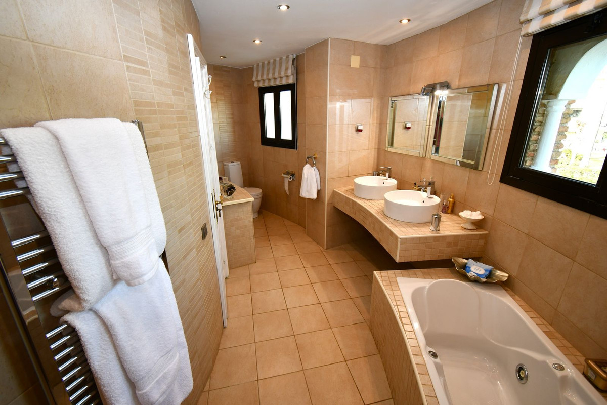 Huis te koop in Mijas Costa | 7 slaapkamers H5346406