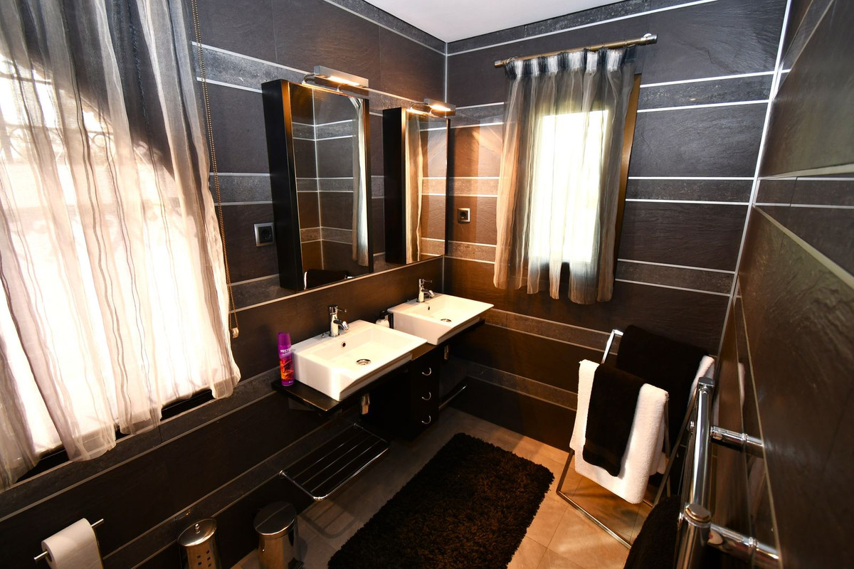 Huis te koop in Mijas Costa | 7 slaapkamers H5346406