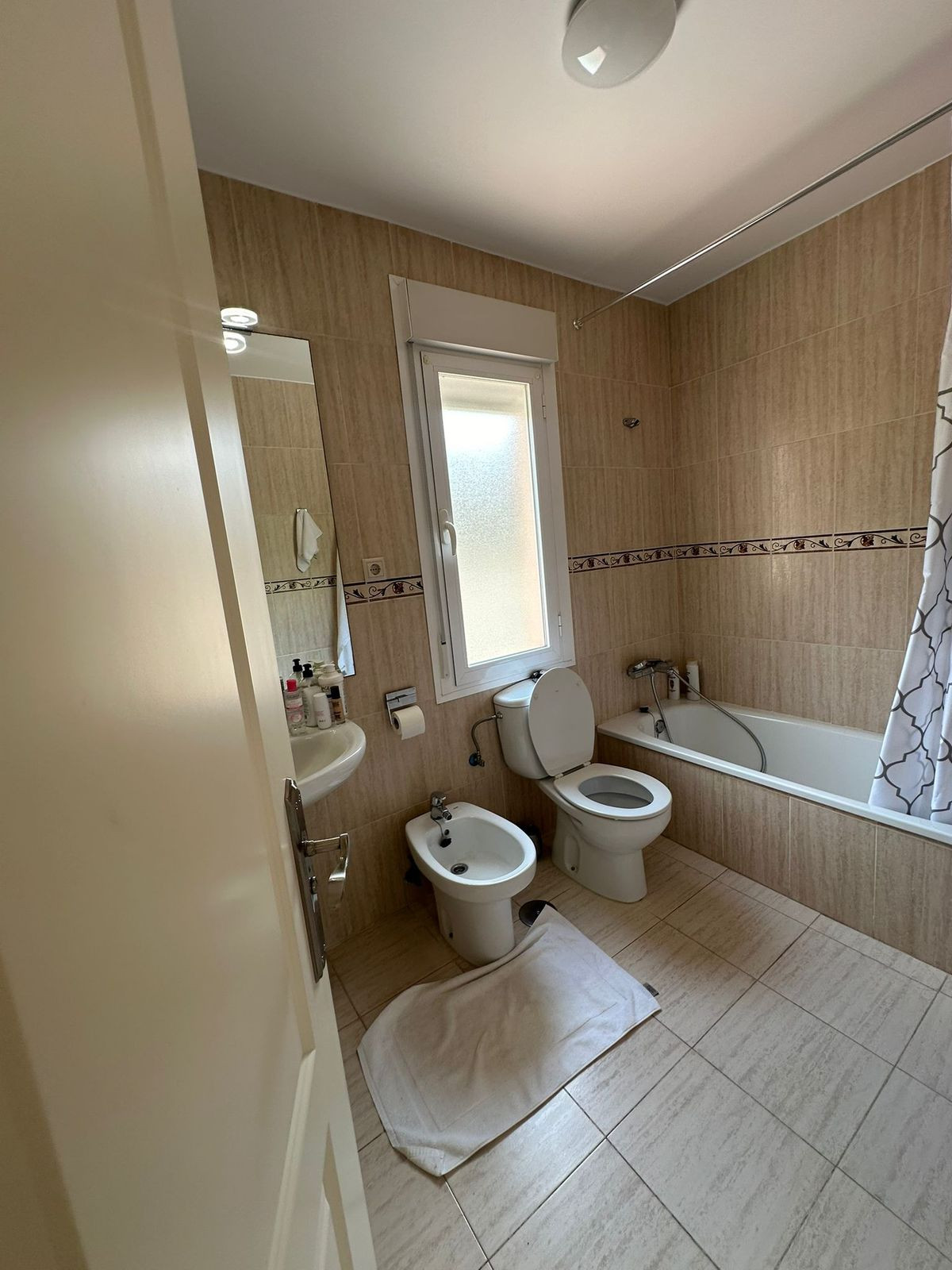 Huis te koop in Miraflores | 3 slaapkamers H4926718