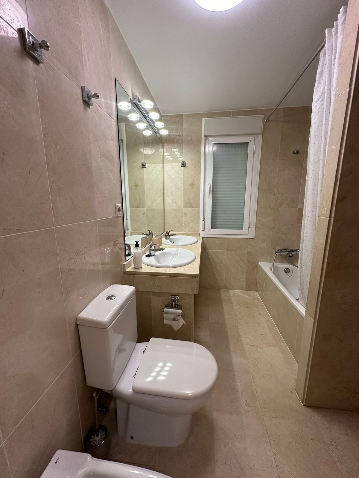 Huis te koop in Miraflores | 3 slaapkamers H4926718