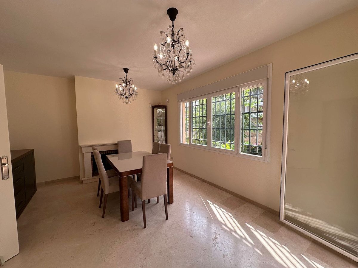 Huis te koop in Miraflores | 3 slaapkamers H4926718