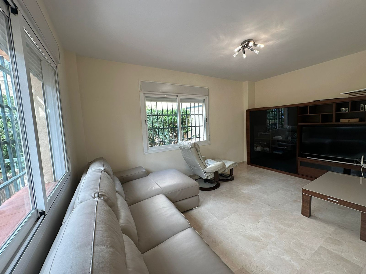 Huis te koop in Miraflores | 3 slaapkamers H4926718