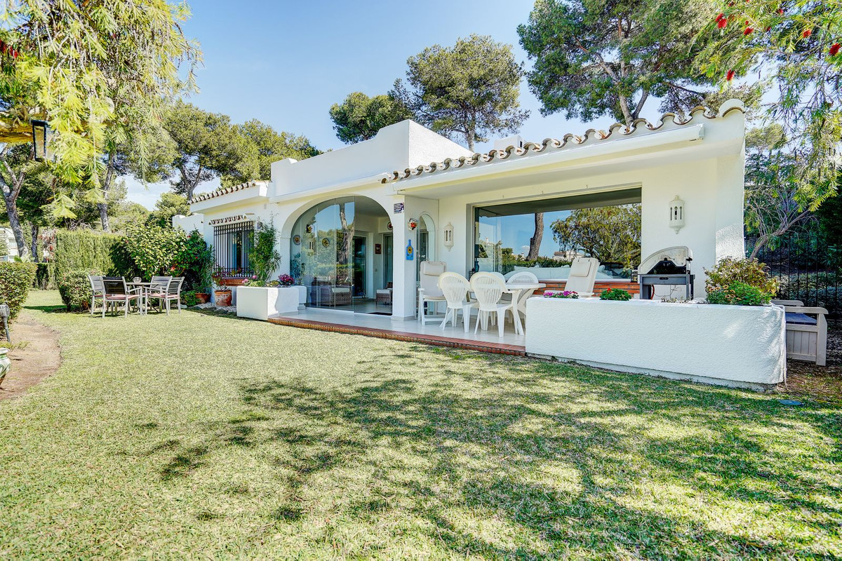Semi-Vrijstaande Villa in Miraflores-1