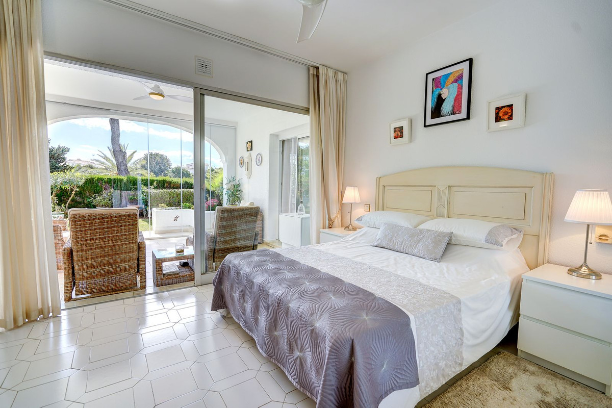 Semi-Vrijstaande Villa in Miraflores-16