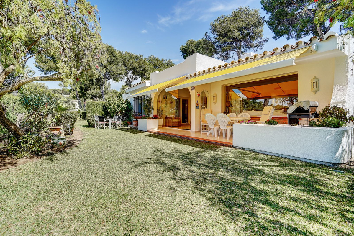 Semi-Vrijstaande Villa in Miraflores-24