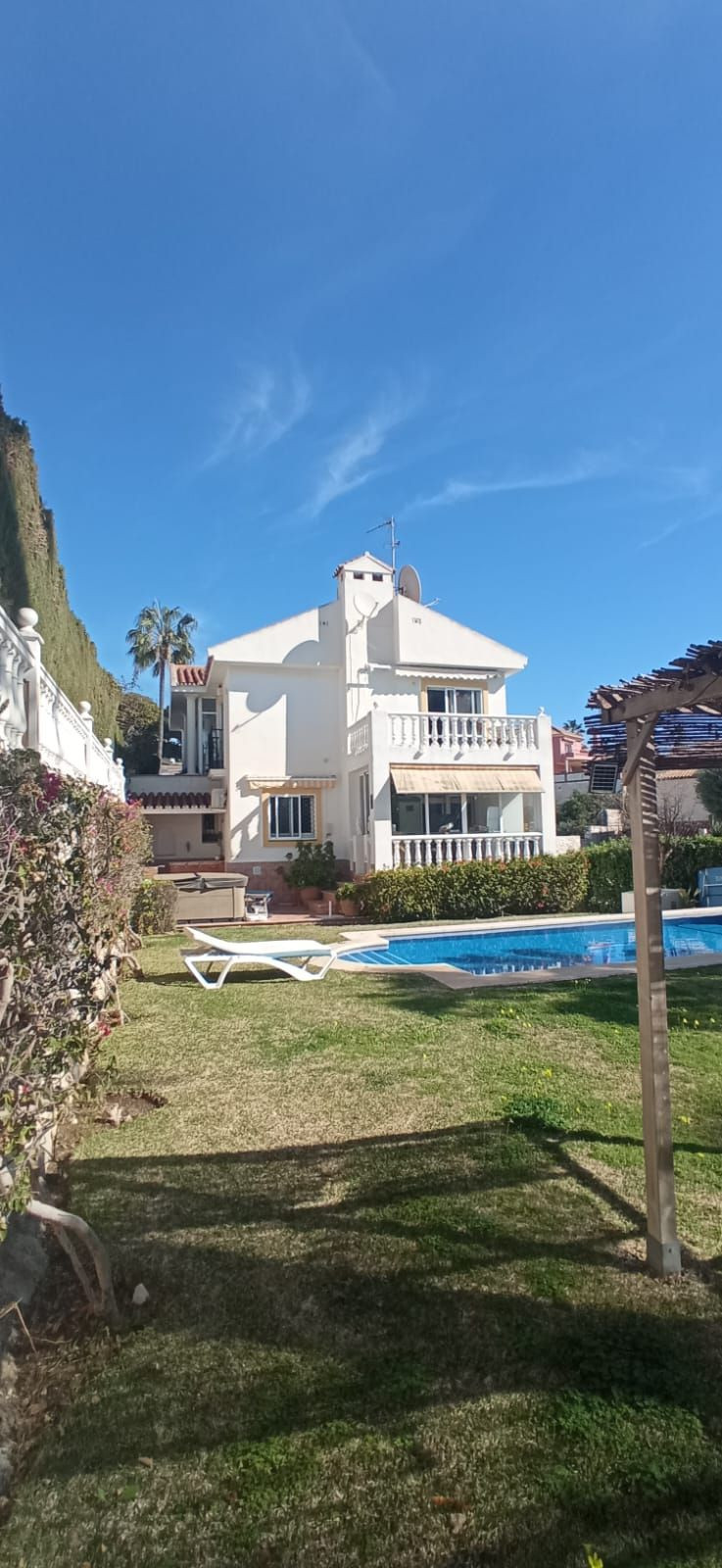 Vrijstaande Villa in Miraflores-1