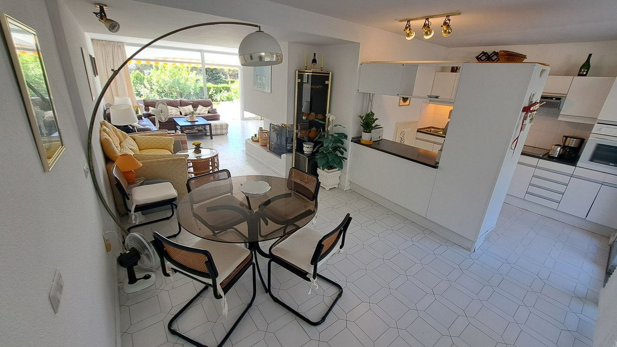Huis te koop in Miraflores | 3 slaapkamers H5150941