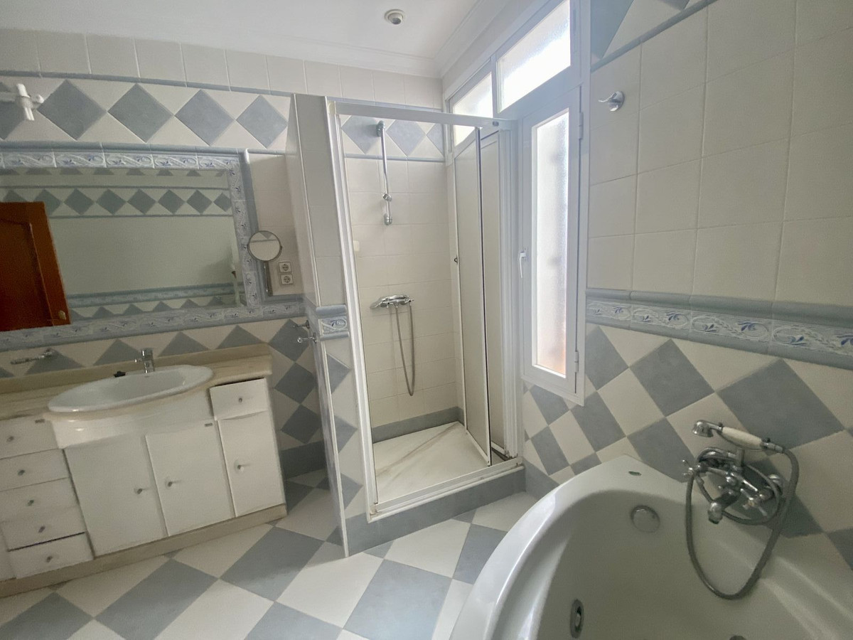 Vrijstaande Villa te koop in Málaga | 6 slaapkamers H4846426